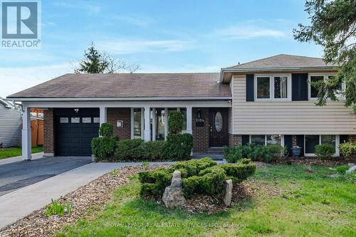 1084 Pearson Drive, Oakville, ON - Outdoor With Facade