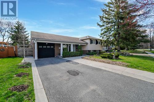 1084 Pearson Drive, Oakville, ON - Outdoor