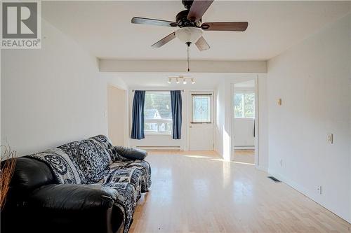 867 Lonsdale Avenue, Sudbury, ON - Indoor