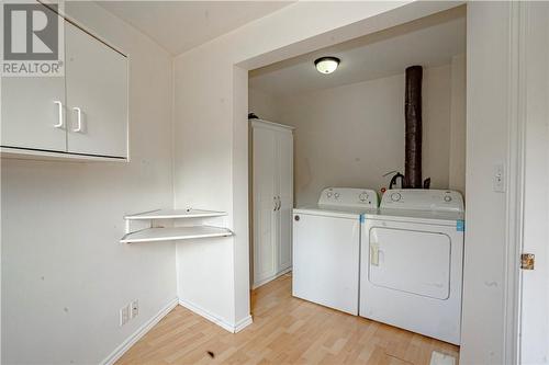 867 Lonsdale Avenue, Sudbury, ON - Indoor Photo Showing Laundry Room