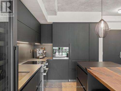 727 - 55 Stewart Street, Toronto C01, ON - Indoor Photo Showing Kitchen