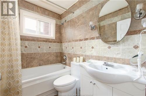 231 Ayer Ave, Moncton, NB - Indoor Photo Showing Bathroom