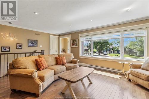 211 Shediac Rd, Moncton, NB - Indoor Photo Showing Living Room