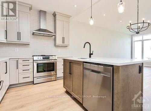 1485 Flanders Road, Brockville, ON - Indoor Photo Showing Kitchen With Upgraded Kitchen