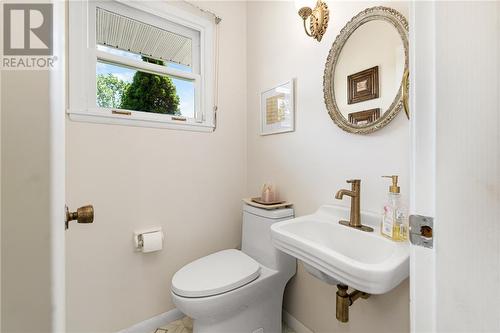 8 Fairway Boulevard, Riverview, NB - Indoor Photo Showing Bathroom