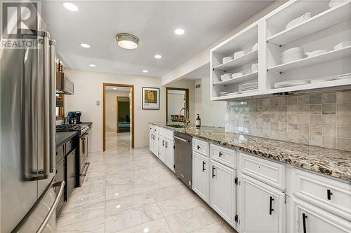 8 Fairway Boulevard, Riverview, NB - Indoor Photo Showing Kitchen With Upgraded Kitchen