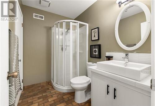 8 Fairway Boulevard, Riverview, NB - Indoor Photo Showing Bathroom