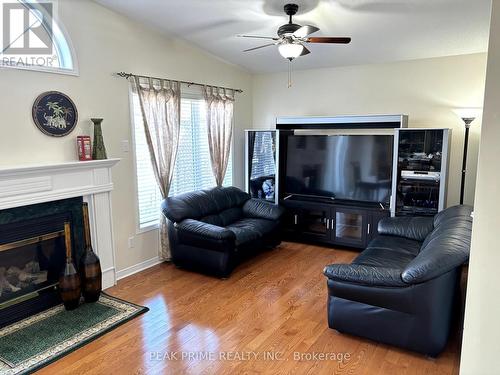 5175 Oscar Peterson Boulevard, Mississauga (Churchill Meadows), ON - Indoor Photo Showing Living Room With Fireplace