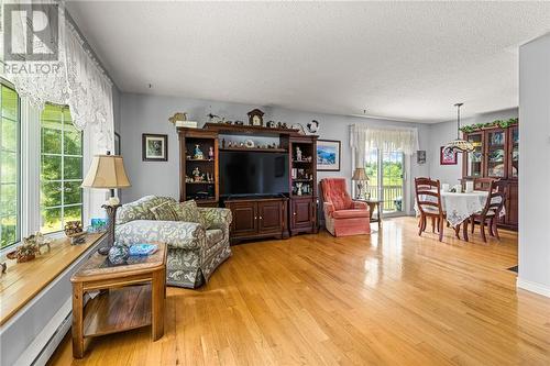 179 Chemin Cap Saint-Louis, Saint-Louis-De-Kent, NB - Indoor Photo Showing Living Room