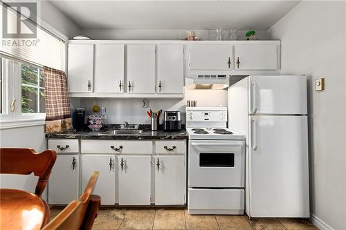 179 Chemin Cap Saint-Louis, Saint-Louis-De-Kent, NB - Indoor Photo Showing Kitchen