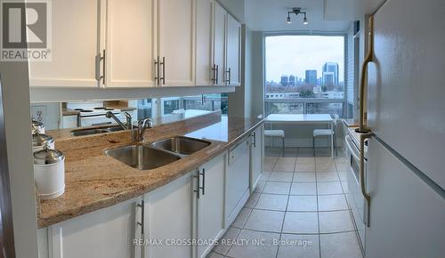 405 - 3 Rean Drive, Toronto C15, ON - Indoor Photo Showing Kitchen With Double Sink