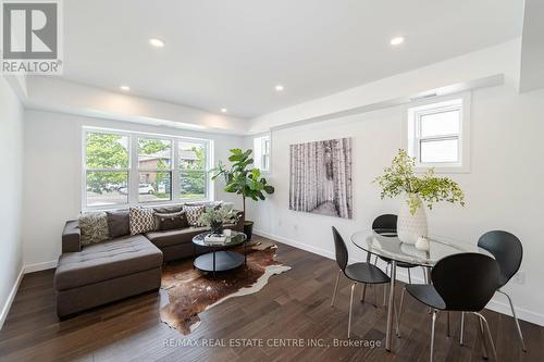 298 South Kingsway S, Toronto, ON - Indoor Photo Showing Living Room