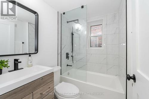 298 South Kingsway S, Toronto, ON - Indoor Photo Showing Bathroom