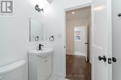 298 South Kingsway S, Toronto, ON - Indoor Photo Showing Bathroom