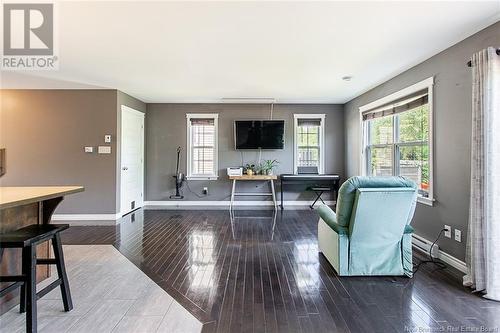 343 Dolbeau Street, Dieppe, NB - Indoor Photo Showing Living Room