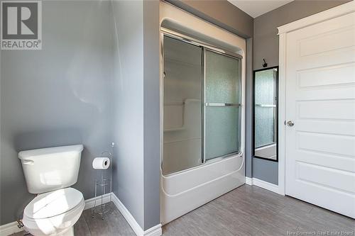 343 Dolbeau Street, Dieppe, NB - Indoor Photo Showing Bathroom