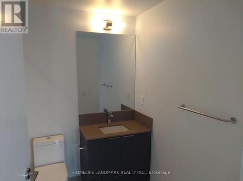 5610 - 181 Dundas Street E, Toronto, ON - Indoor Photo Showing Bathroom