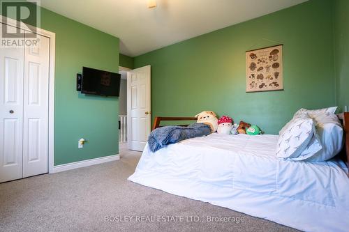 186 Commercial Street, Welland, ON - Indoor Photo Showing Bedroom