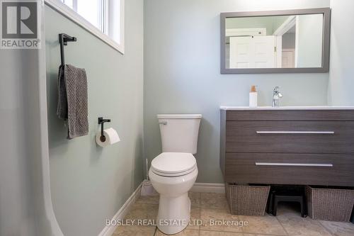 186 Commercial Street, Welland, ON - Indoor Photo Showing Bathroom