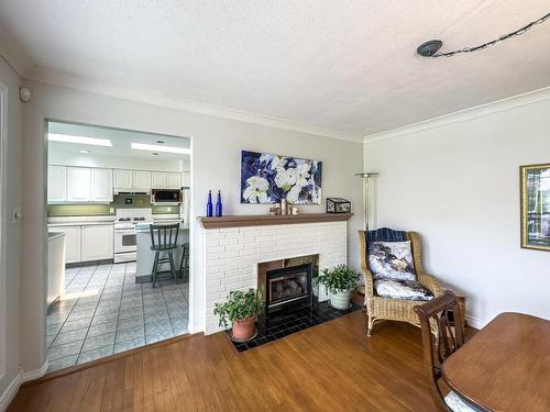 1590 Lorne Street E, Kamloops, BC - Indoor Photo Showing Living Room With Fireplace