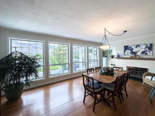 1590 Lorne Street E, Kamloops, BC - Indoor Photo Showing Dining Room