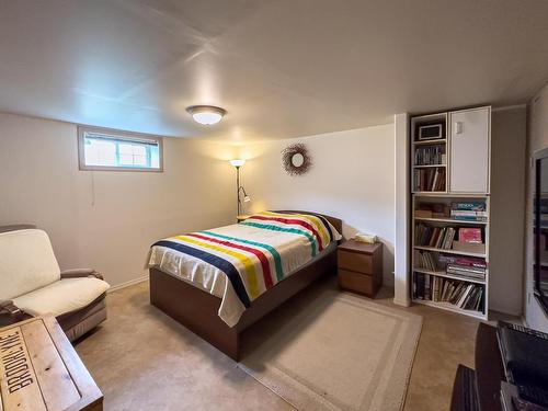 1590 Lorne Street E, Kamloops, BC - Indoor Photo Showing Bedroom