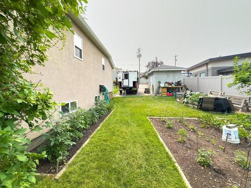 1590 Lorne Street E, Kamloops, BC - Outdoor