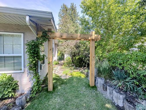 1590 Lorne Street E, Kamloops, BC - Outdoor