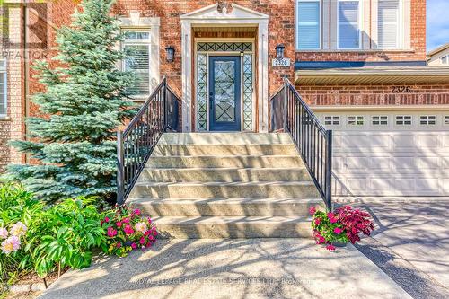 2326 Baronwood Drive, Oakville, ON - Outdoor