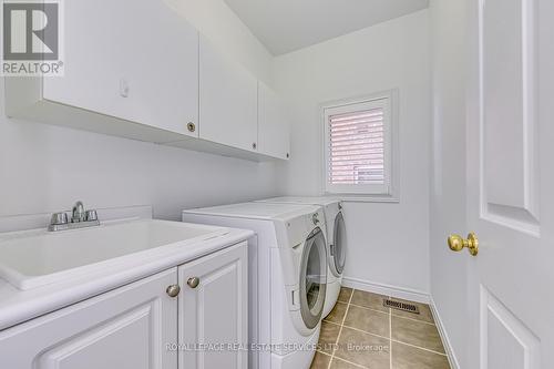 2326 Baronwood Drive, Oakville, ON - Indoor Photo Showing Laundry Room