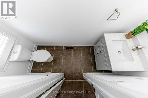 2326 Baronwood Drive, Oakville, ON - Indoor Photo Showing Bathroom