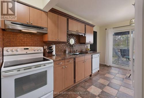 12 - 6780 Formentera Avenue, Mississauga, ON - Indoor Photo Showing Kitchen