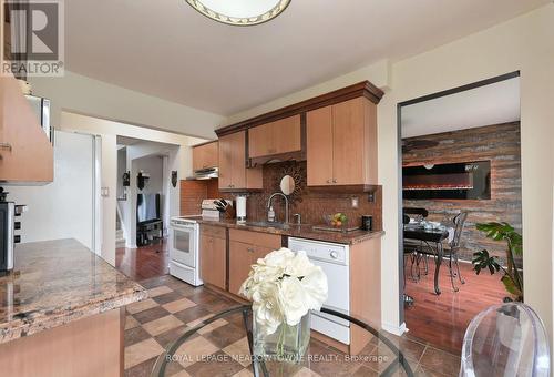 12 - 6780 Formentera Avenue, Mississauga, ON - Indoor Photo Showing Kitchen