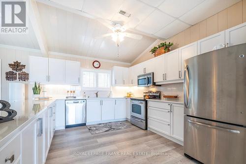 46 Lakeview Boulevard, Kawartha Lakes (Little Britain), ON - Indoor Photo Showing Kitchen With Stainless Steel Kitchen With Upgraded Kitchen