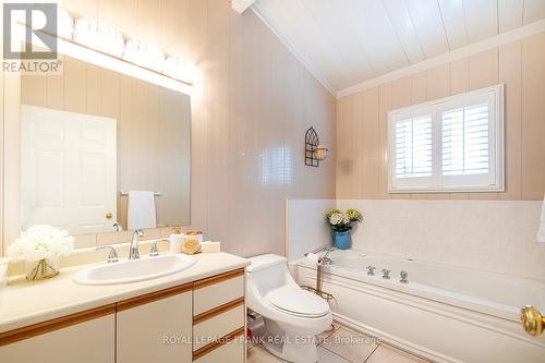 46 Lakeview Boulevard, Kawartha Lakes (Little Britain), ON - Indoor Photo Showing Bathroom