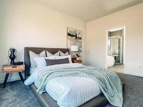 12 Clerihew Crescent, Oak Bluff, MB - Indoor Photo Showing Bedroom