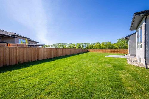 12 Clerihew Crescent, Oak Bluff, MB - Outdoor