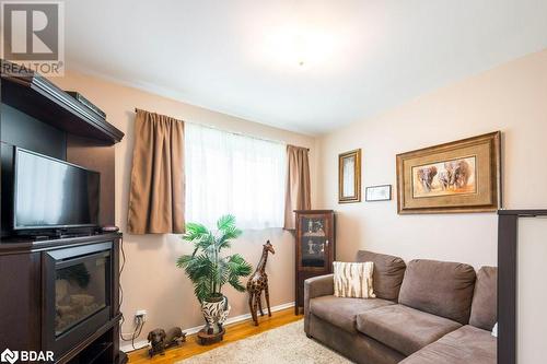 129 Leland Drive, Belleville, ON - Indoor Photo Showing Living Room