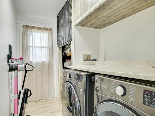 Laundry room - 13 Rue Mady, Lachute, QC - Indoor Photo Showing Laundry Room