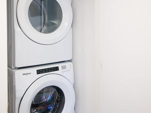 Salle de lavage - 907-5265 Av. De Courtrai, Montréal (Côte-Des-Neiges/Notre-Dame-De-Grâce), QC - Indoor Photo Showing Laundry Room