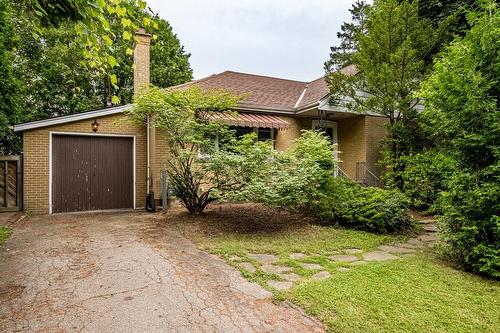 11 Cameron Drive, Ancaster, ON - Outdoor