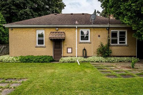 11 Cameron Drive, Ancaster, ON - Outdoor