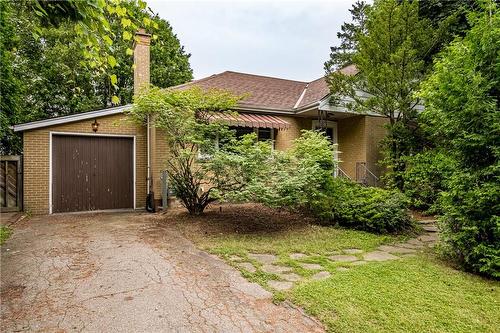 11 Cameron Drive, Ancaster, ON - Outdoor