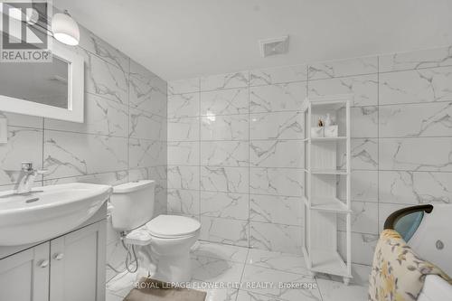 9 Balloon Crescent, Brampton, ON - Indoor Photo Showing Bathroom