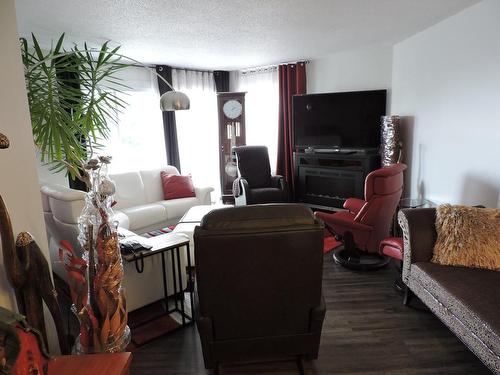 Living room - 105-11500 10E Avenue, Saint-Georges, QC - Indoor Photo Showing Living Room