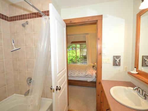 Salle de bains attenante Ã  la CCP - 6-134 Ch. De La Forêt, Mont-Tremblant, QC - Indoor Photo Showing Bathroom