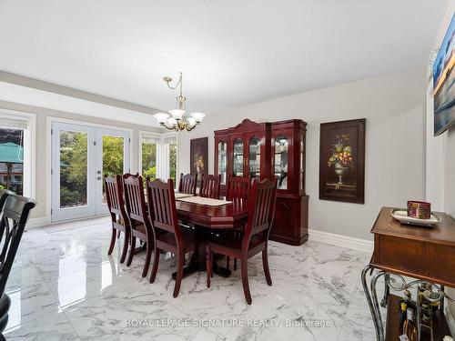 123 Corner Ridge Rd, Aurora, ON - Indoor Photo Showing Dining Room