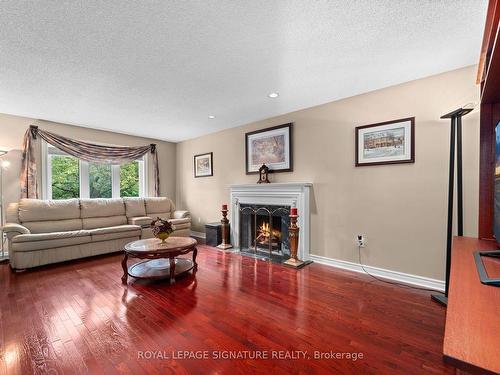 123 Corner Ridge Rd, Aurora, ON - Indoor Photo Showing Living Room With Fireplace