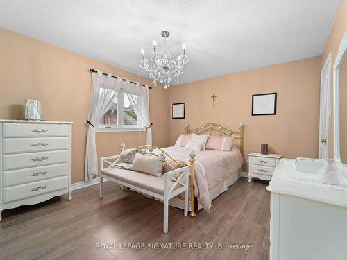 123 Corner Ridge Rd, Aurora, ON - Indoor Photo Showing Bedroom