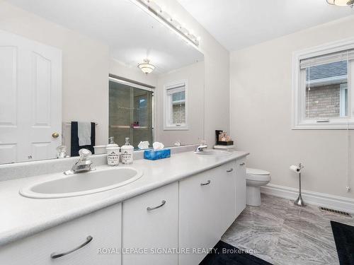 123 Corner Ridge Rd, Aurora, ON - Indoor Photo Showing Bathroom